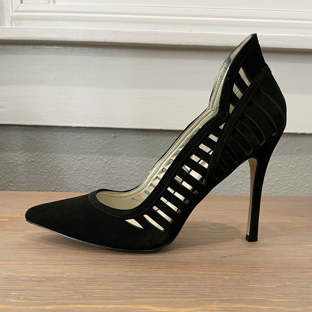 BCBGeneration Tillie Black Nubuck Pump, size 6